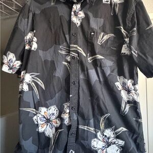 Quiksilver Black Floral Short-Sleeve Button-Down Shirt